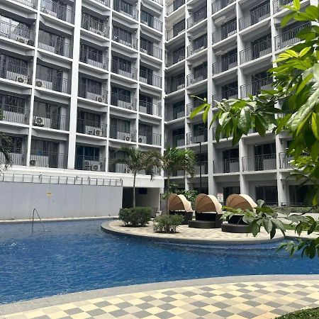 Briannas Crib Aparthotel Pasay Exterior photo